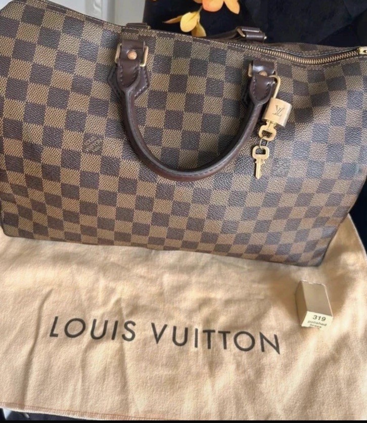 Authentic Louis Vuitton Speedy 35 Damier Ebene (Key Lock Dust-bag included)