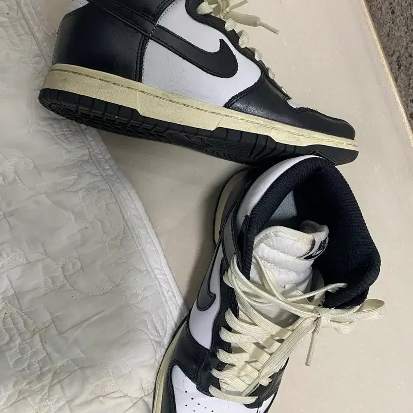 Nike Jordan 1 High Black/White 7.5 (240) Basketball Shoes thumbnail 2