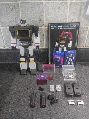 Robot Paradise RP-02 Acoustic Blaster & Night Bat *NOT* Transformers 3rd Party