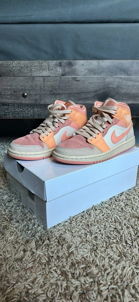 Tênis Nike Air Jordan 1 médio 'damasco' 2020 tamanho 5,5w - Imagem 2 de 4