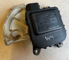 AUDI A4 S4 RS4 B5 1.9 TDI AJM Stellmotor Klimaanlage Klima 8D1820511E