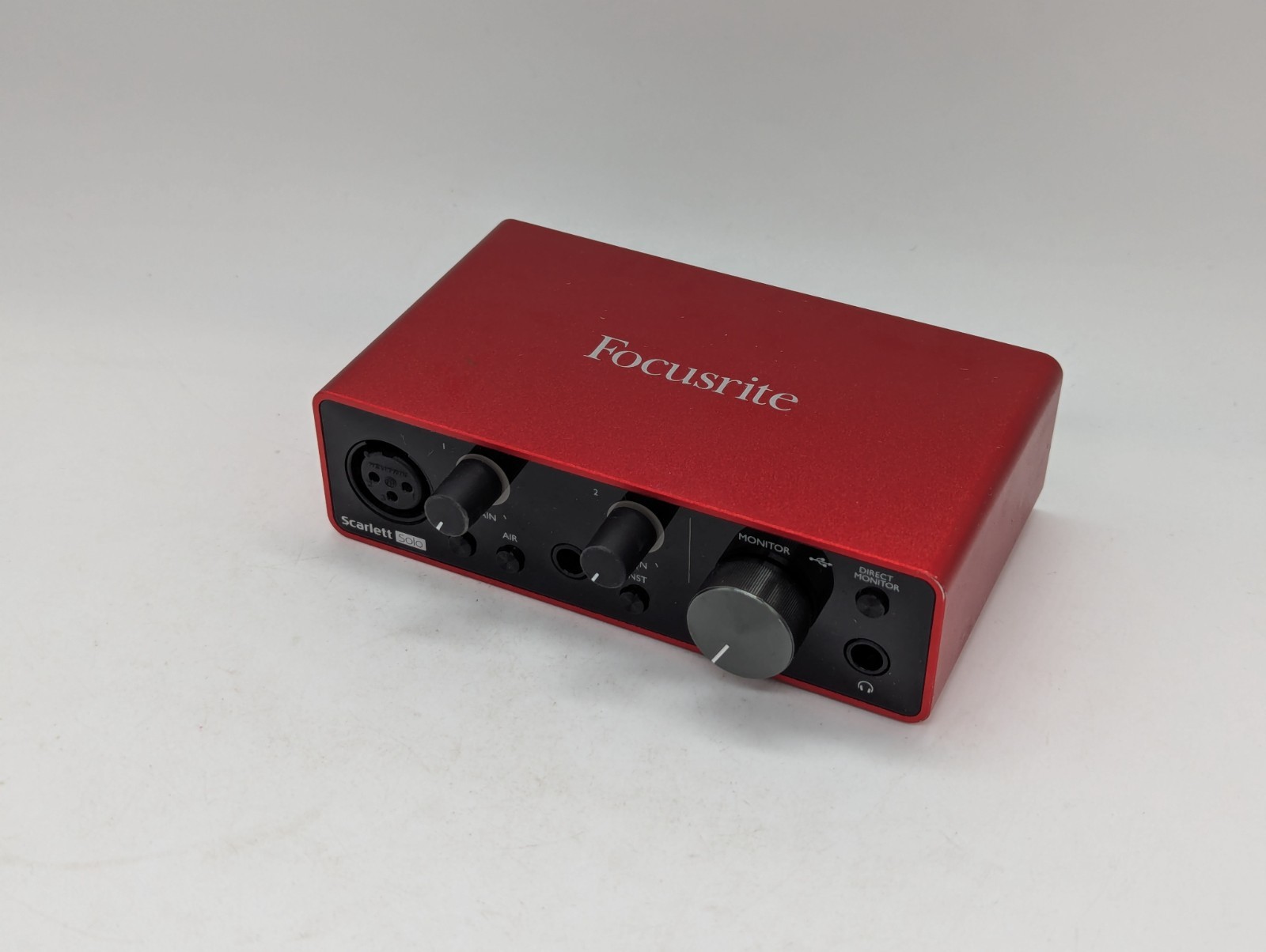 Focusrite Scarlett Solo 3rd Gen USB audio interface studio podcast guitar