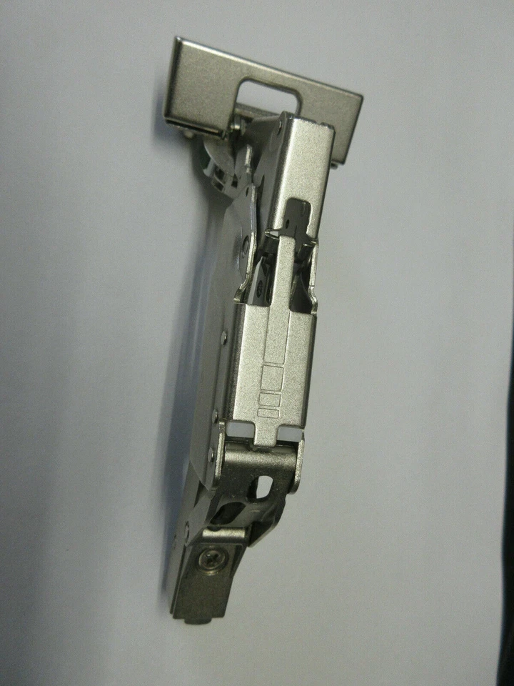 Grama F034139407217 160 graus Tiomos dobradiça de fechamento automático, sobreposição, sem ferramentas - Imagem 2 de 4