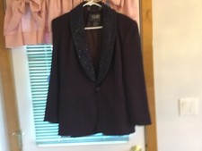CLIO Woman s Elegant Two Piece Plum Jacket Skirt Suit Size 8 Preowned