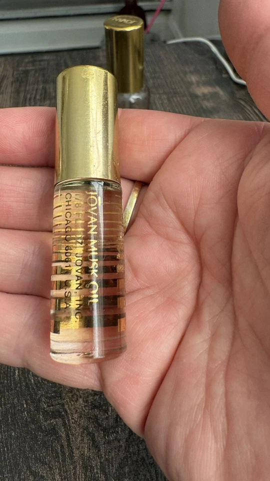 Aceite Jovan Musk - 1/8 fl oz - Descontinuado. Completo. Spray incluido, 40% lleno. Foto 2 de 4