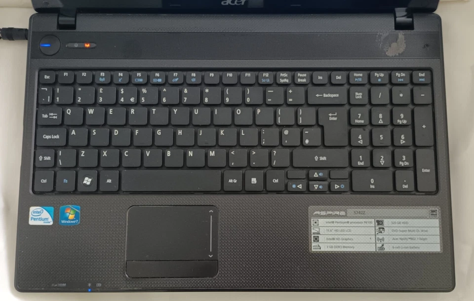 Acer Aspire 5742 Laptop 15.6" 3GB 180GB SSD Windows 7 Office Theme Park World - Image 2 of 4