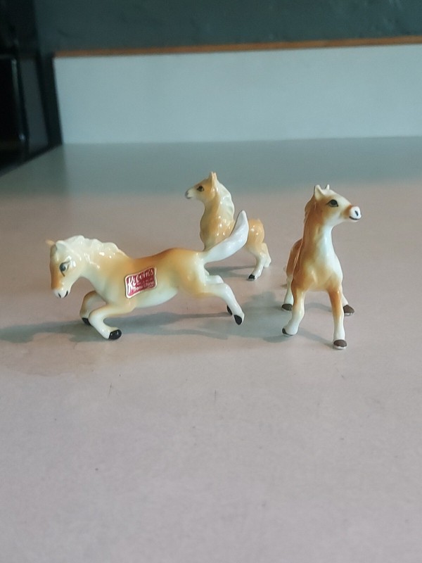 Set Of 3 Vintage Ceramic Horse Figurines Japan Kelvins As Is 