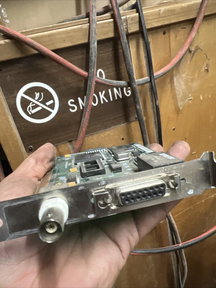 Intel 305896-004 16-Bit ISA EtherExpress 16 8/16 Lan Adapter Card with COAX - Image 2 of 3