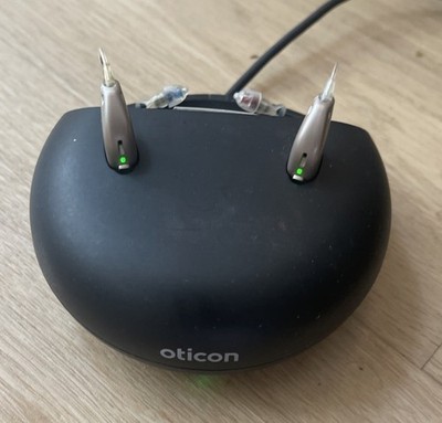 Oticon More 1 Mini RITE R Hearing Aids Charger, Case w/ Accessories