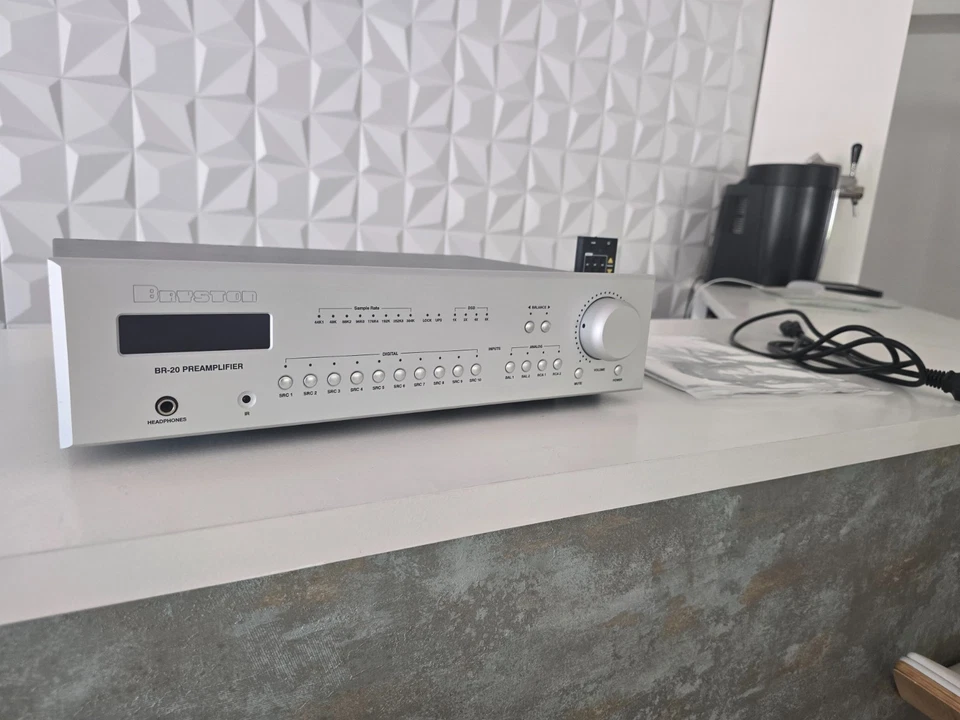 Preamplifer Bryston BR-20 DAC & Preamp Class A - Immagine 2 di 4