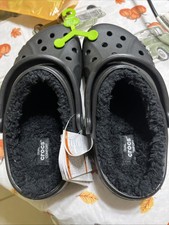 Black Crocs With Fur On Inside Men  s Size 5 /womens Size 7