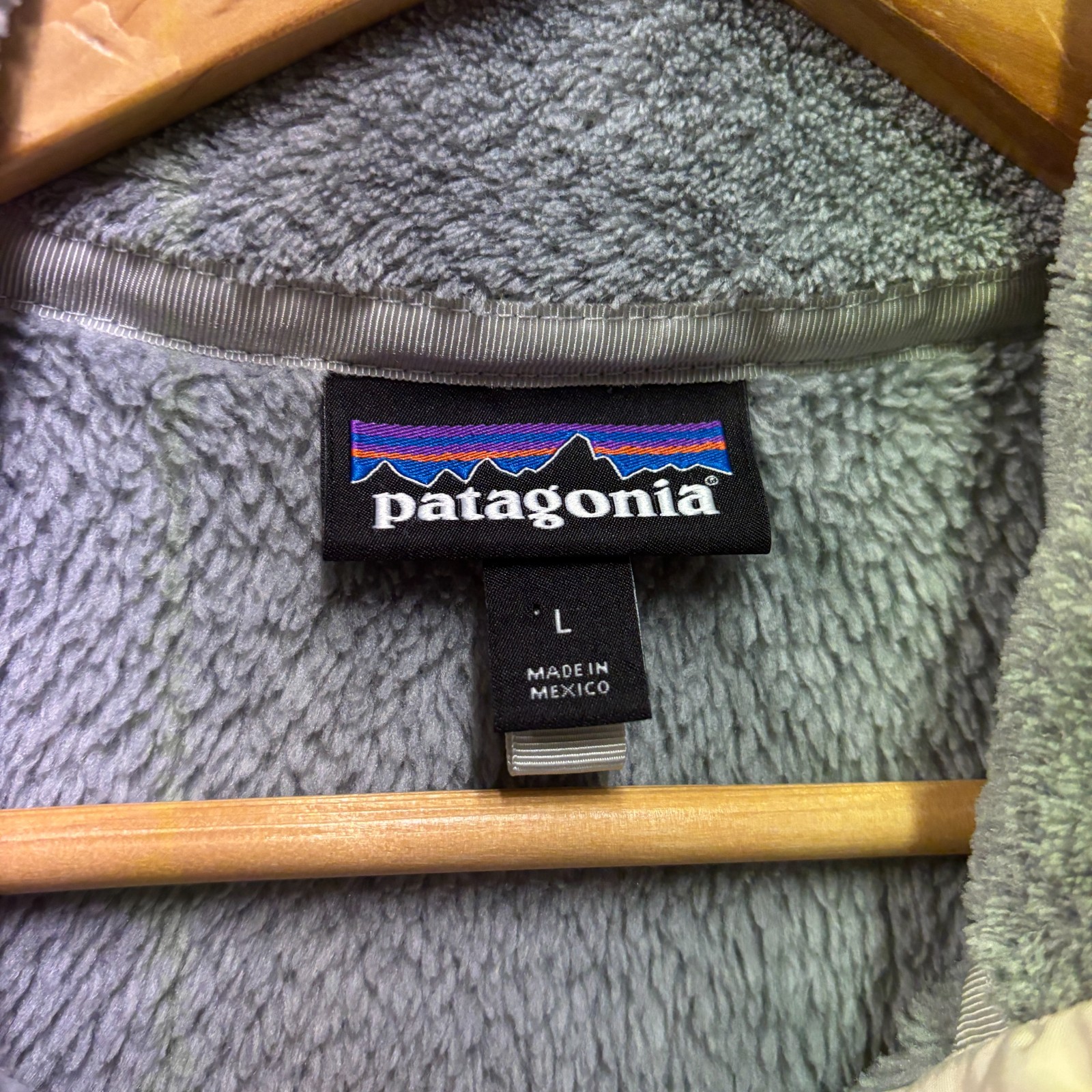 Patagonia Sweater Womens Large Grey Cream Button Quartersnap Pullover Pockets thumbnail 3