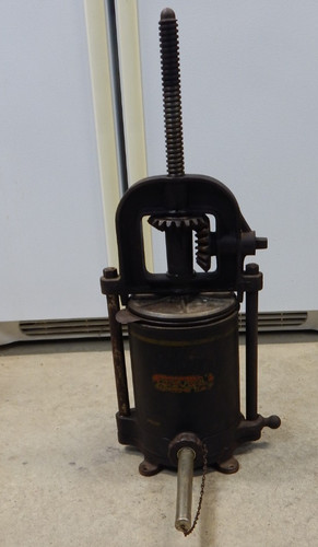 Antique Cast Iron Best Made 4 Qt Fruit and Lard Press-Missing Crank