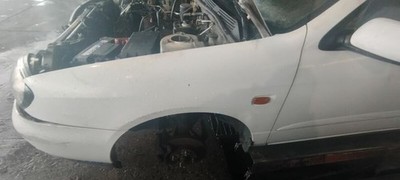 linker frontflügel 1209608 NISSAN PRIMERA BERLINA P11 COMFORT 2000