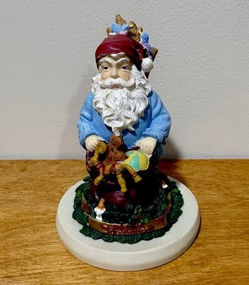 Ellie's Kitchen Santa's of the World ''United States'' Santa Claus Cookie Press B3