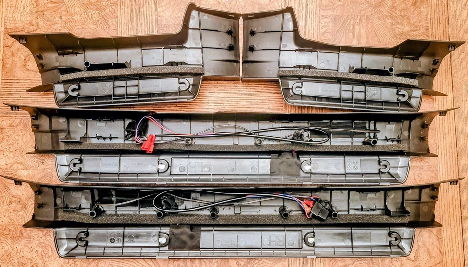 Lexus CT200h 2011-2017 Genuine OEM Illuminated Door Sills Set of 4 pieces - Image 4 of 4