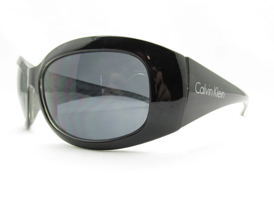 GAFAS DE SOL CALVIN KLEIN NEGRAS ENVOLVENTES DEPORTIVAS R511.S 60-130 117439 Foto 2 de 4