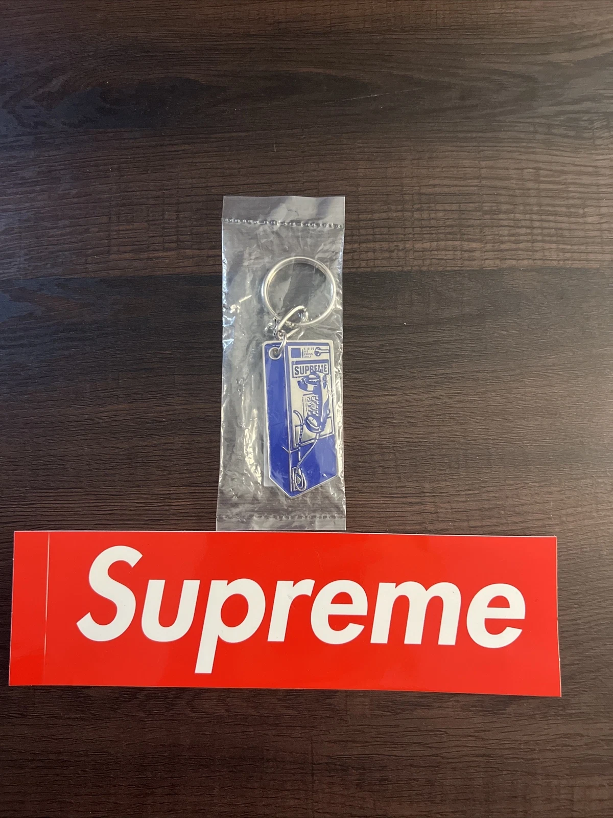 Porte clés Supreme Payphone. Bleu, Tout Neuf FW18 Semaine 2. Accessoires. Accessoires.