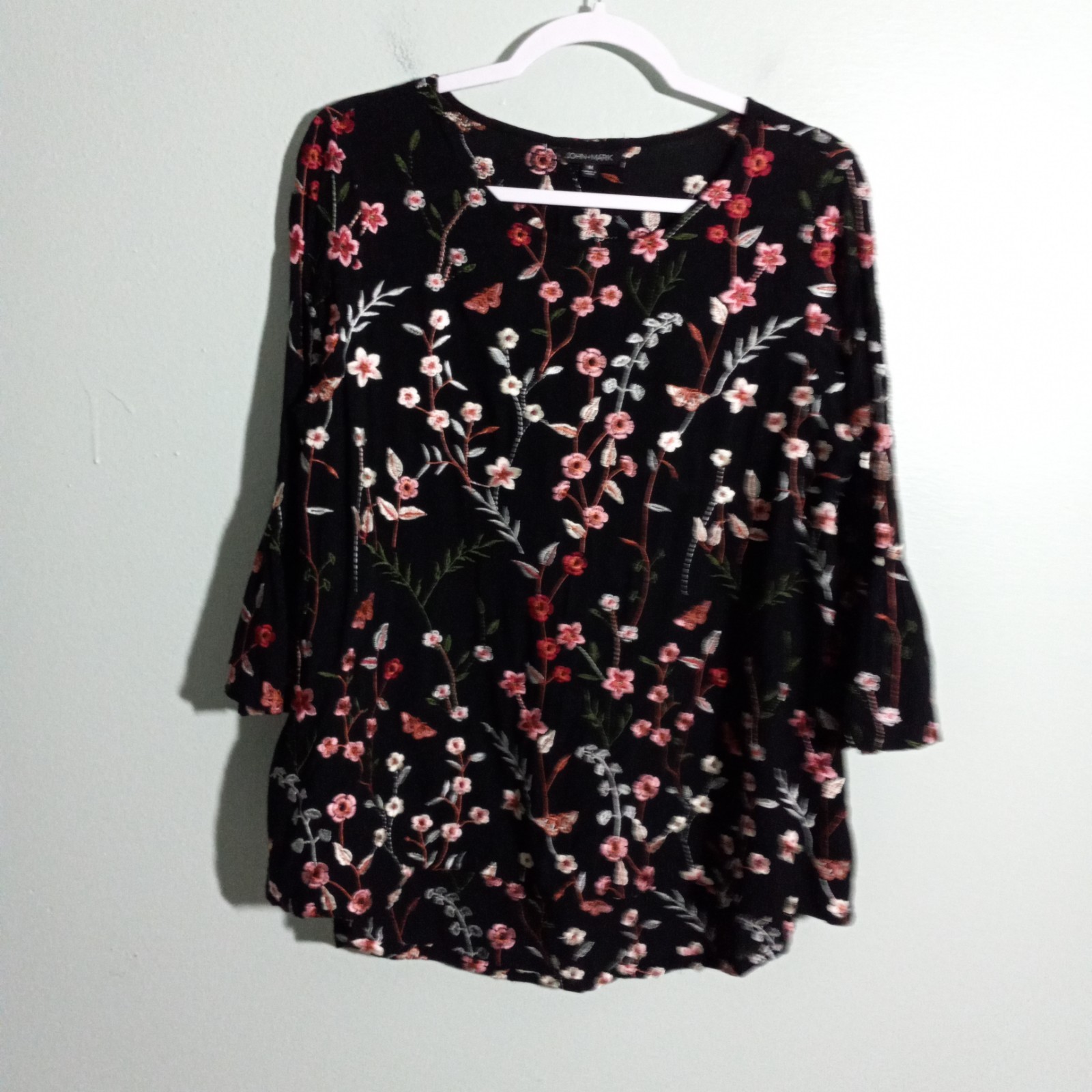 John Mark Top Blouse size Medium Embroidered Flor… - image 1