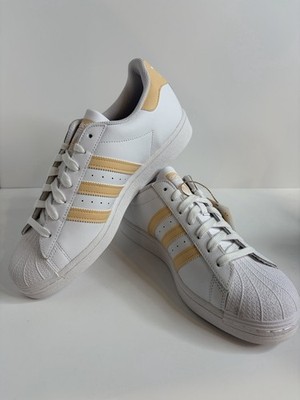 adidas Originals Superstar Men s Sneaker White/Gold Leather H00128