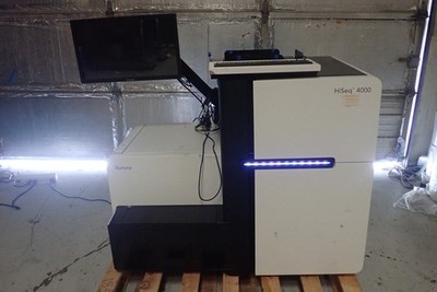 Illumina HiSeq 4000 Sequencing System SY-401-4001 w/ ViewSonic TD2220 Monitor