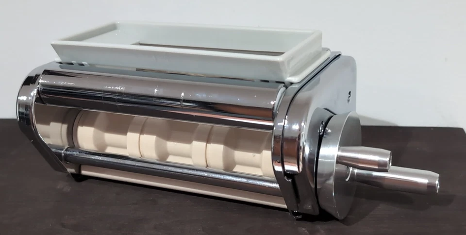 KitchenAid Raviolis Soporte Mezclador Accesorio Hecho en Italia - sin cepillo/cuchara Foto 3 de 4