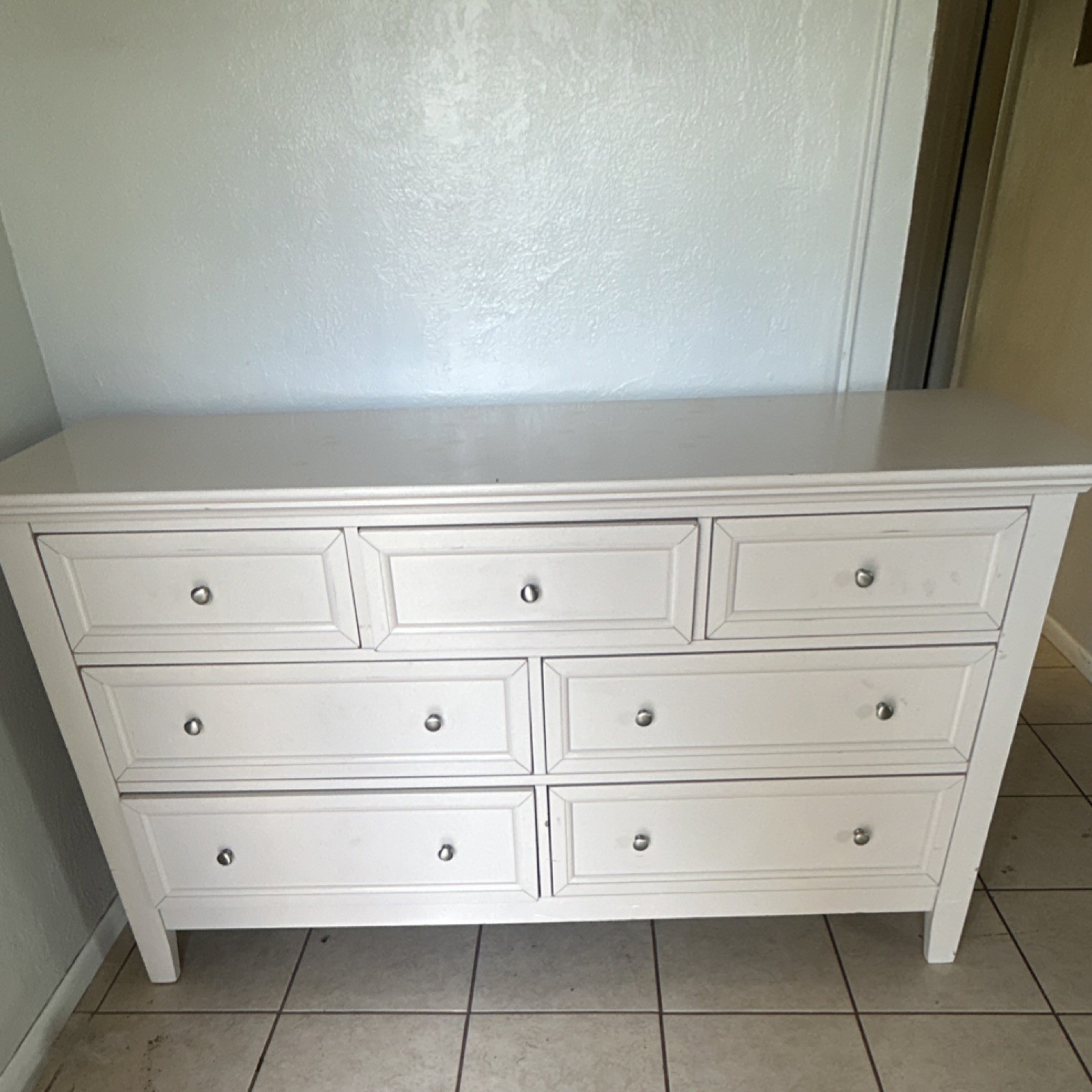 White 6-Drawer Wood Dresser with Silver Metal Handles for Bedroom