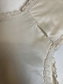Vintage Vanity Fair Ivory Slip Top with Lace Trim Size 36 Small Tear