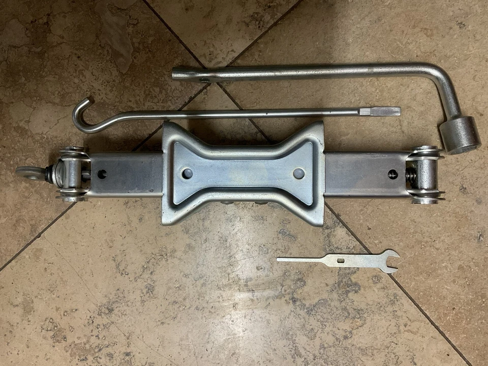 Nissan 350Z 2003-2004-2005-2007-2008 Jack con llave herramientas OEM Foto 3 de 4