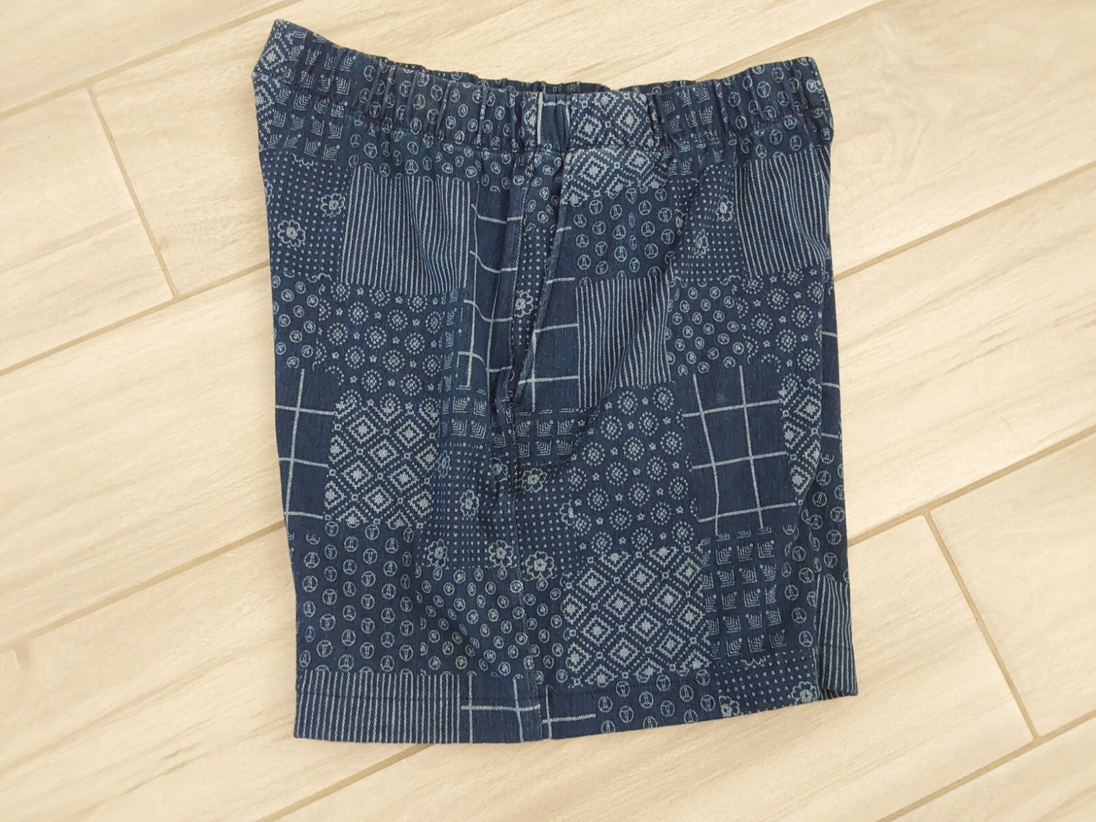 Lands End Blue Patchwork Pattern Knit Moms Shorts… - image 3