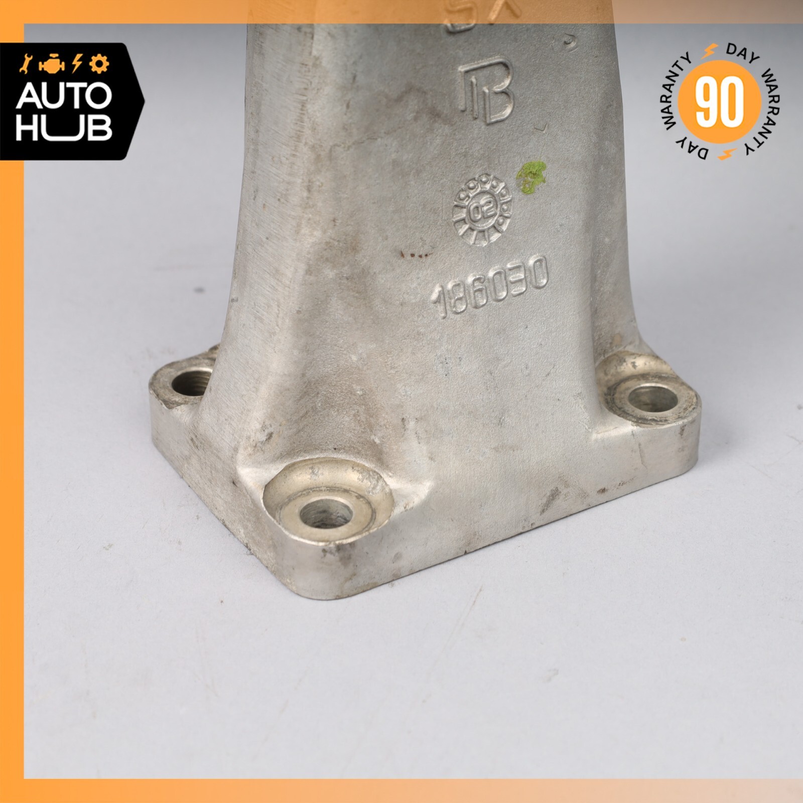 02-07 Maserati Spyder 4200 M138 Engine Mount Bracket Left Driver Side 186030 OEM