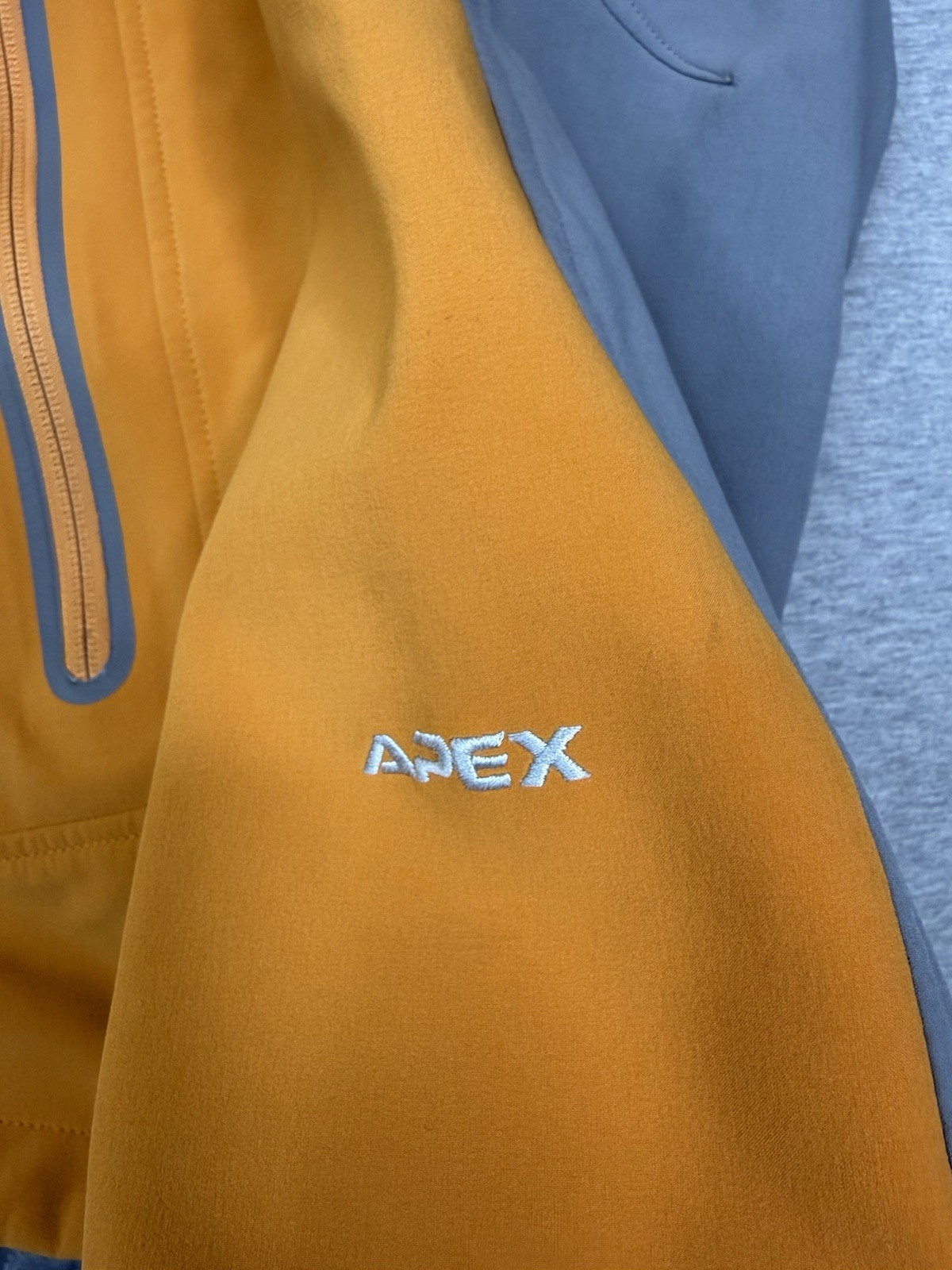 The North Face Apex Bionic Softshell Full Zip Jac… - image 4