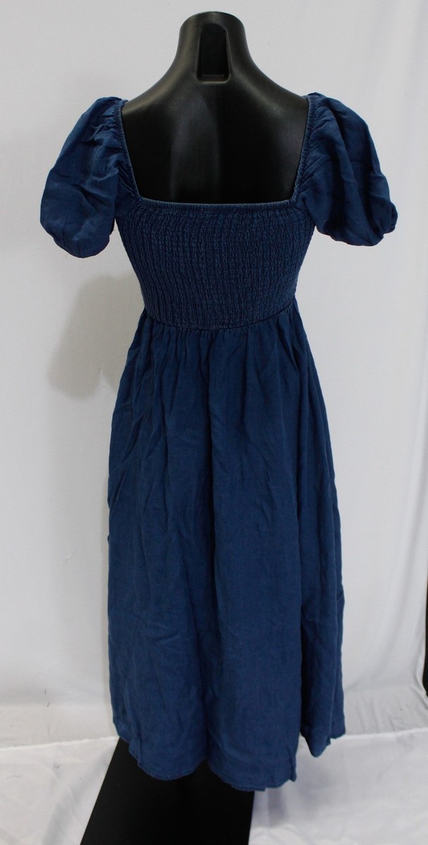 blu pepper smocked dress Tiered Smocked Dress M / LIGHT CHAMBRAY