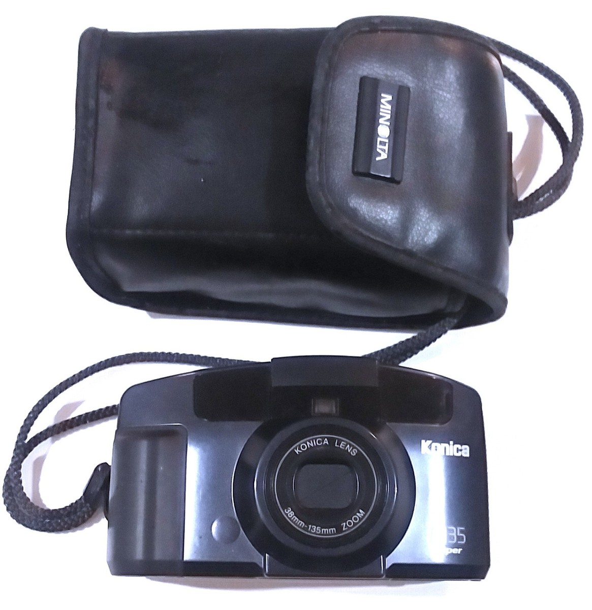 KONICA Z-UP 135 SUPER 38-135MM 35MM FILM CAMERA WITH A CARRYING