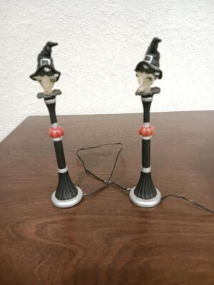 Dept. 56 Halloween #53216 BEWITCHED STREET LIGHTS Set of 2 NEW Tested & Works