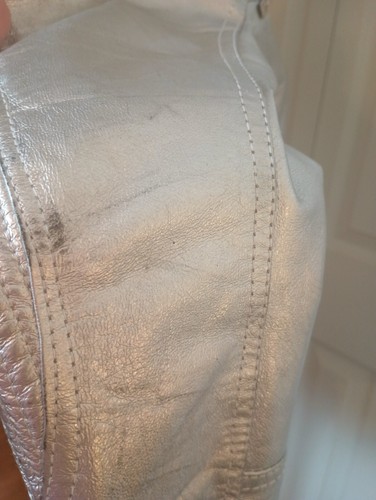 Chaqueta de moto Bebe Sport para mujer de cuero plateado metálico talla S? Cremallera ajustada defectuosa - Imagen 8 de 17