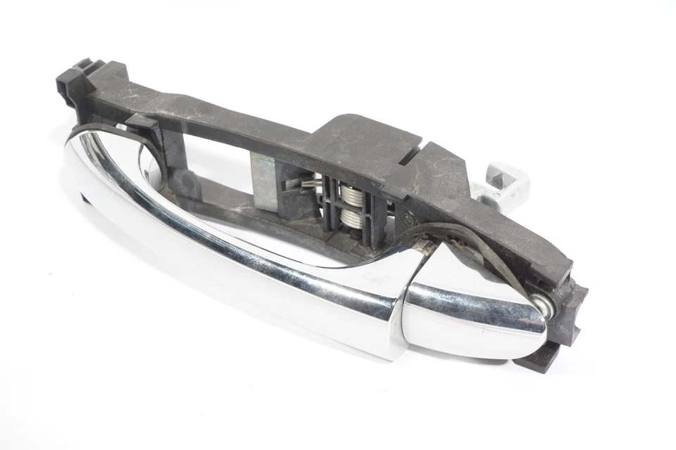 2006-2008 MERCEDES BENZ CLS500 W219 MAÇANETA EXTERNA TRASEIRA ESQUERDA PRATA OEM - Imagem 3 de 4