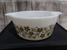 Vintage 1970s Pyrex Spring Blossom Crazy Daisy Casserole Dish 474-B GUC