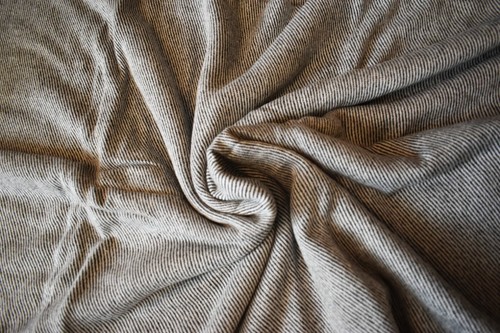 Manta/lanzamiento de cachemira del Himalaya natural XL NHZ 90""x108"" de Nepal (carbón) - Imagen 6 de 8