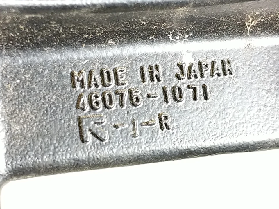 Barra de agarre de asiento trasero derecho Kawasaki Concours ZG1000 01 46075-1071 Foto 4 de 4