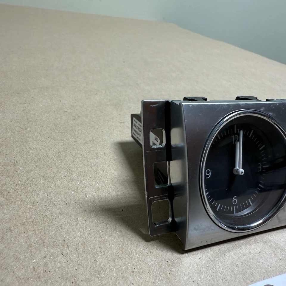 Volkswagen Passat B7 2013 información reloj 3AA919204A MRS12236 Foto 2 de 4