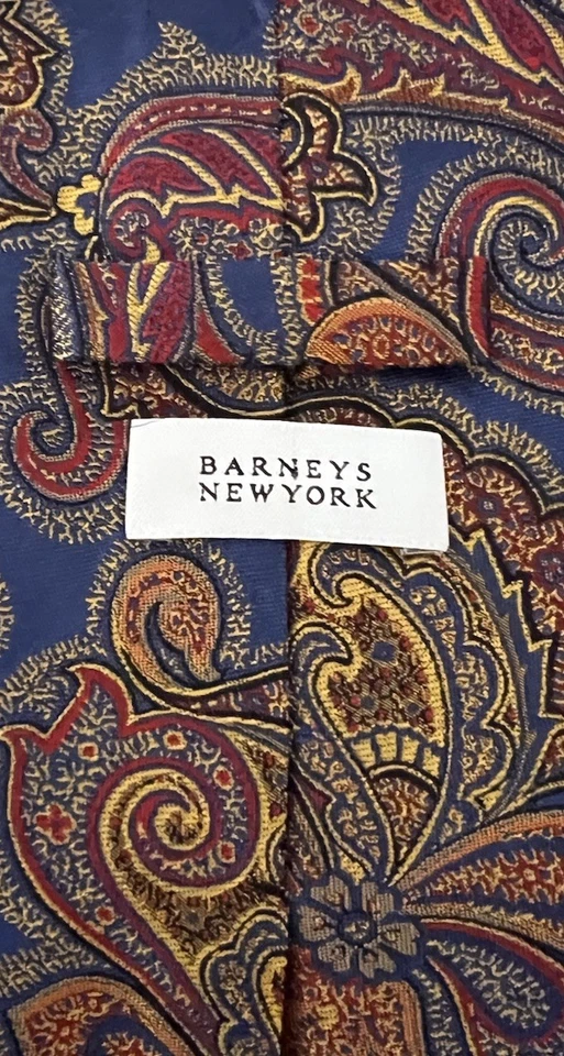 Gravata de seda Barney’s New York paisley azul e dourada feita à mão na Itália estampa - Imagem 2 de 4