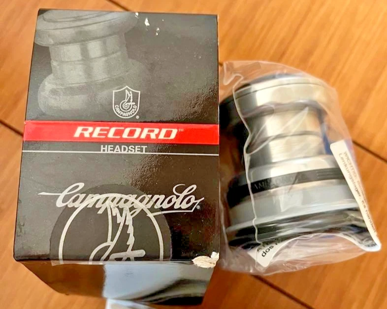 Campagnolo Record HEADSET  Threadless 1 1/8 HS00-RETHOS Silver NOS In Box - Image 2 of 4