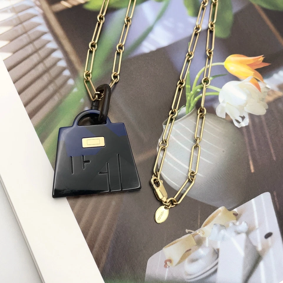 Auténtico Collar Hermes Amuleto Kelly Laca GM GD Negro x Azul Marino con Caja BA100458 Foto 2 de 4