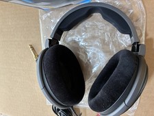 Sennheiser HD 600 Open-Back Audiophile Headphones   Tested Working w/ Box
