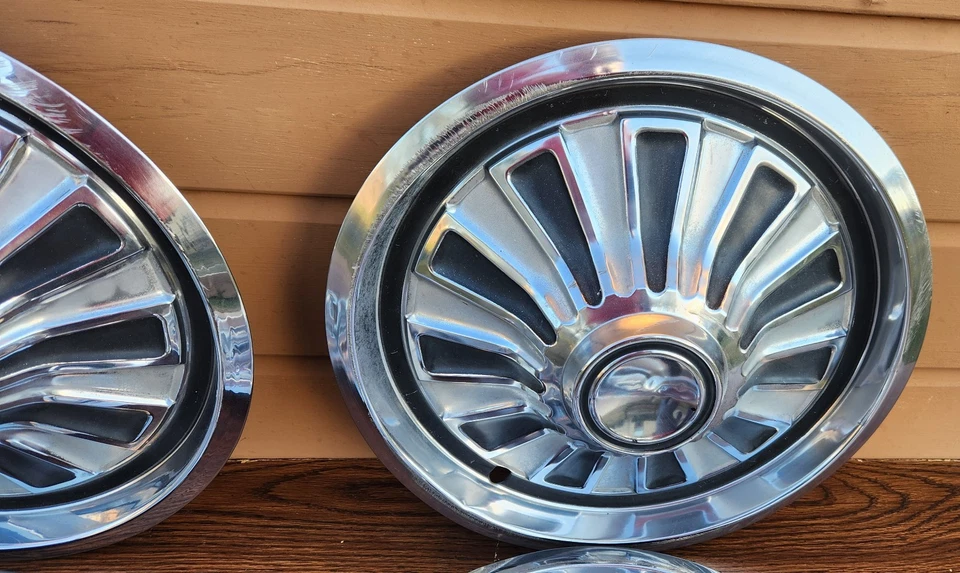 Mercury Cougar Sport Special 1969 Dan Gurney Cyclone turbina juego de 4 tapacubos  Foto 2 de 4