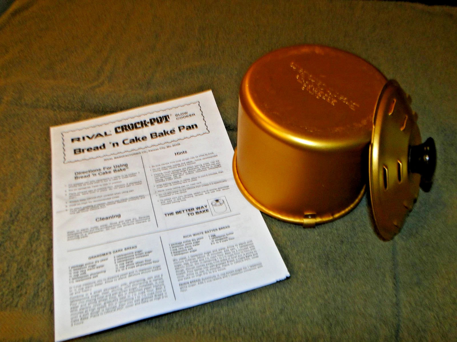 Vtg Rival Crock-Pot Bread n Cake Bake Pan Insert Slow Cooker with recipes.