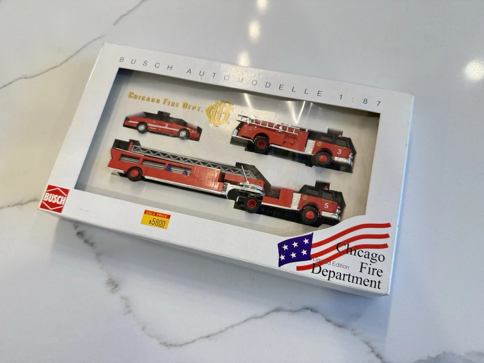 Busch 49927 Chicago Fire Dept Engine Set 1:87 LaFrance Ford Limited Edition Rare - Image 3 of 3