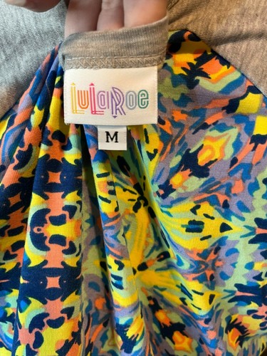 New Woman's LuLaRoe Multi-color Kaleidoscope Pattern Gray 3/4 Sleeve Randy Top M - Picture 5 of 6