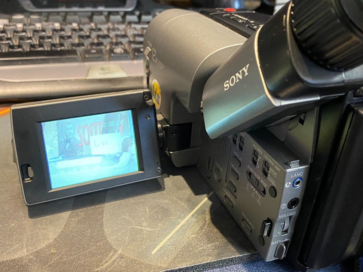 Sony Handycam 8 CCD-TRV11 12X Video Camera Recorder | 10-19x